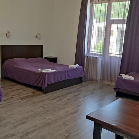 Mthnadzor Hotel Goris Eksteriør billede