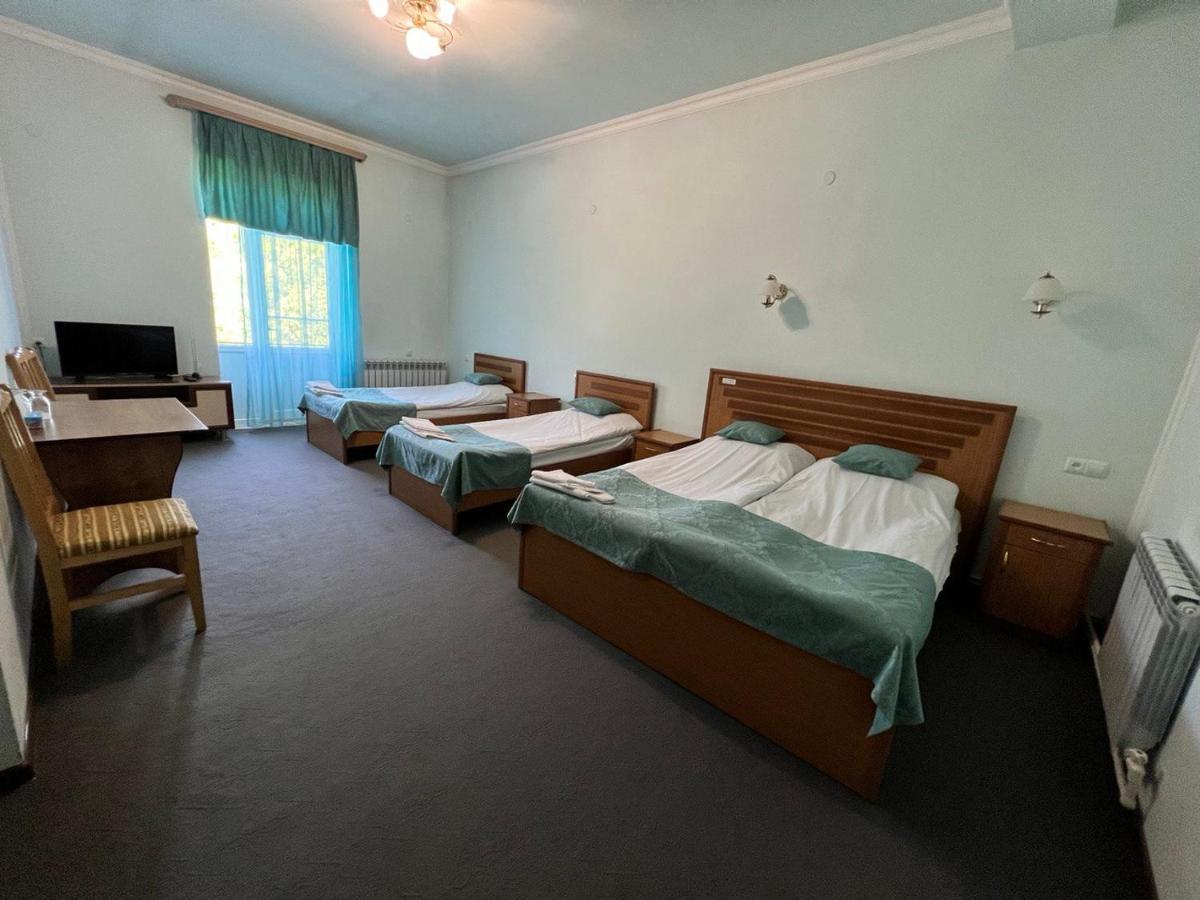 Mthnadzor Hotel Goris Eksteriør billede