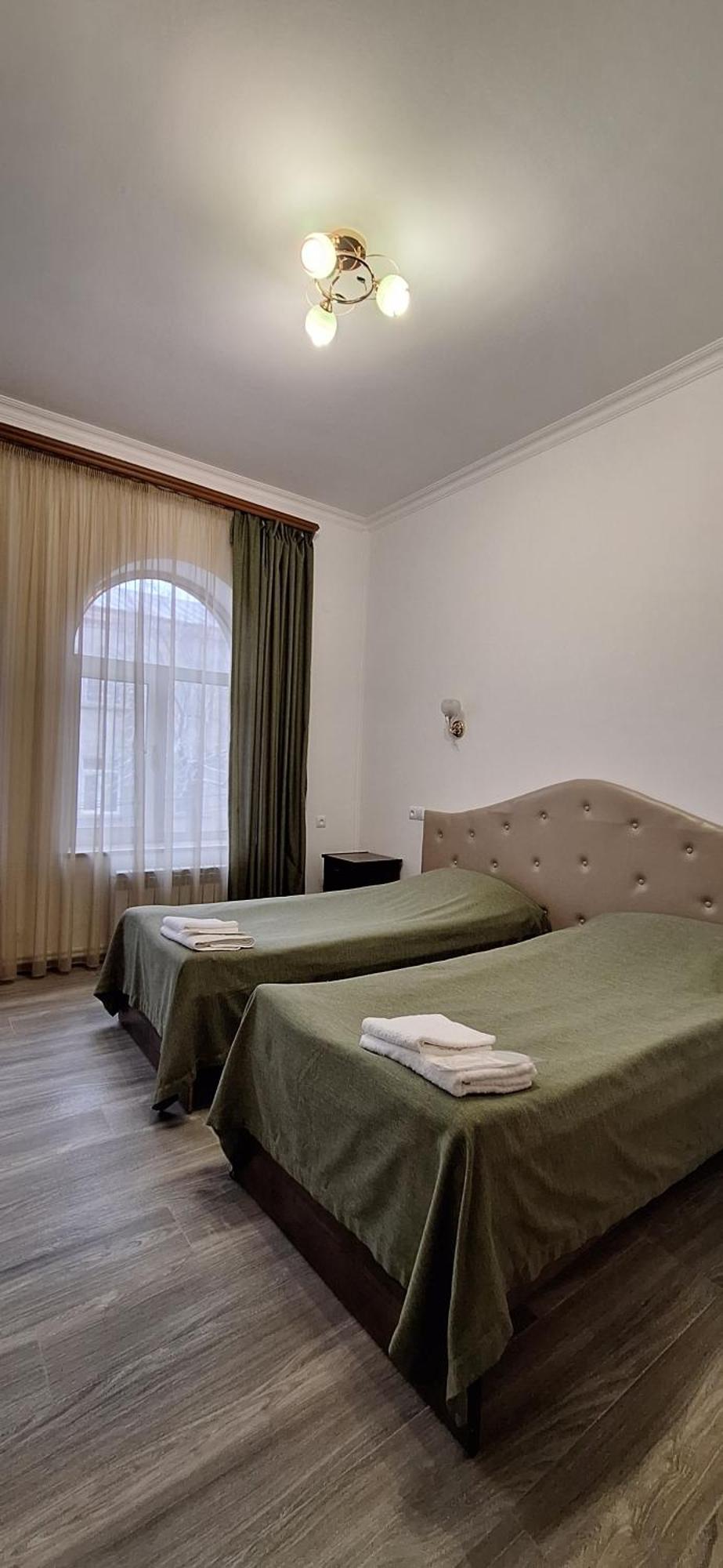 Mthnadzor Hotel Goris Eksteriør billede