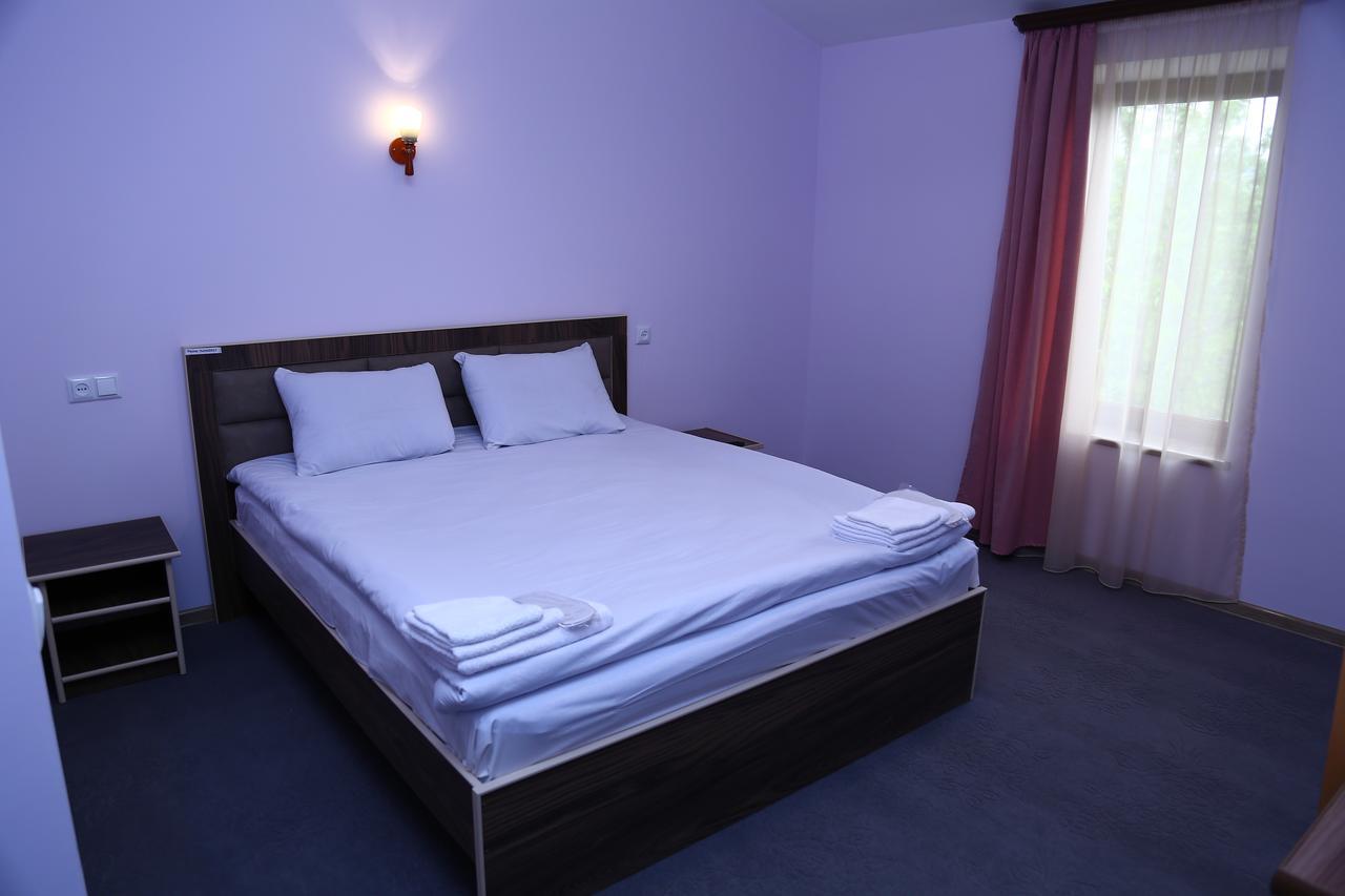 Mthnadzor Hotel Goris Eksteriør billede